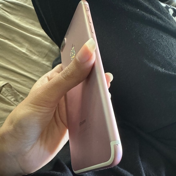 Apple iPhone 7 Plus rose gold 32Gb unlocked with original box and scrn protector - Picture 4 of 7